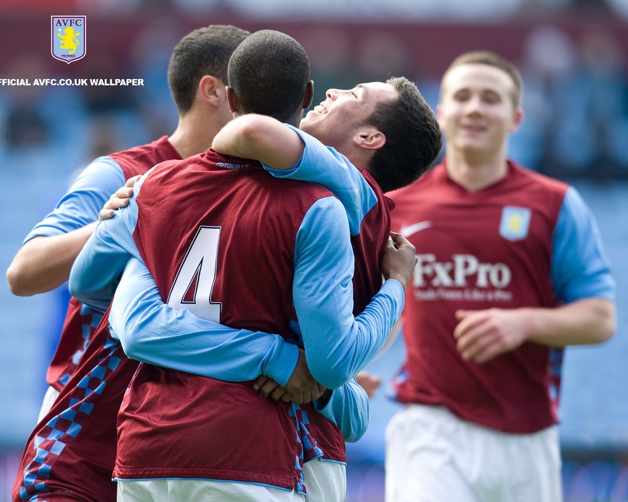 袁心玥因伤退出全运会，重回故乡并引发关注，其拦网和进攻能力被认可，但伤病困扰，中国女排需她保障进攻。