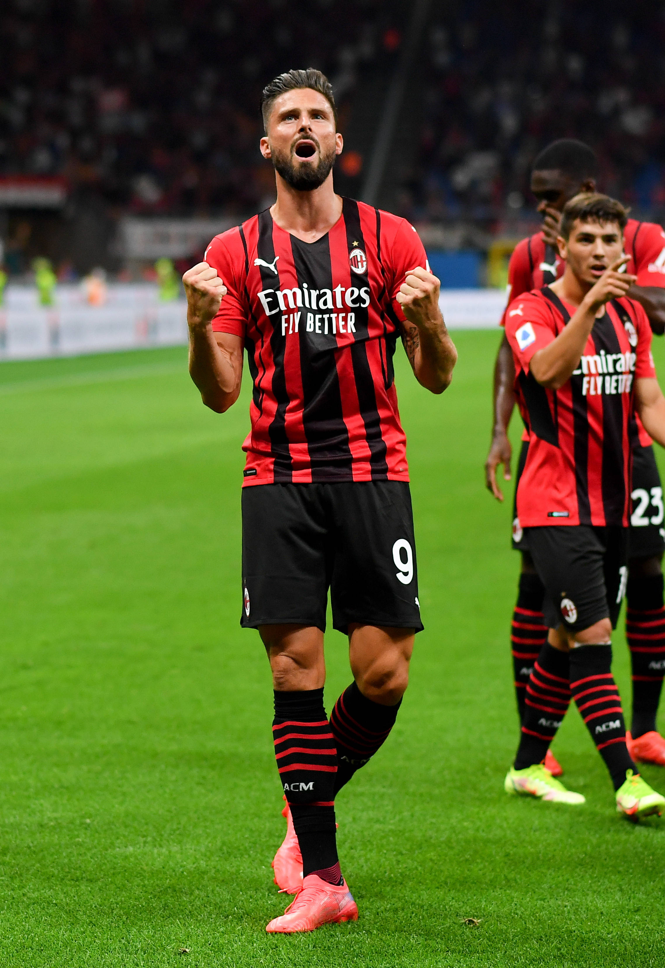 稳！哲凯赖什自23／24赛季，在联赛中主罚点球19中19（稳健！自23／24赛季起，哲凯赖什联赛点球19罚全中）