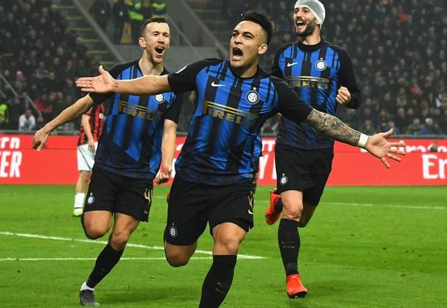 科里纳：正讨论足球中教练喊暂停的可能性，努力寻找解决方案