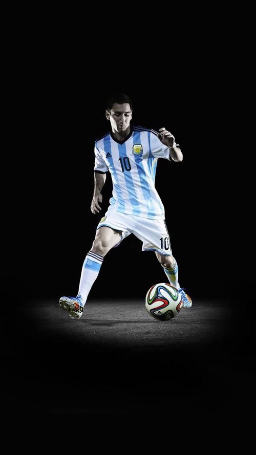 卫报：热刺有意富勒姆左后卫罗宾逊，也会寻找一名攻击型中场