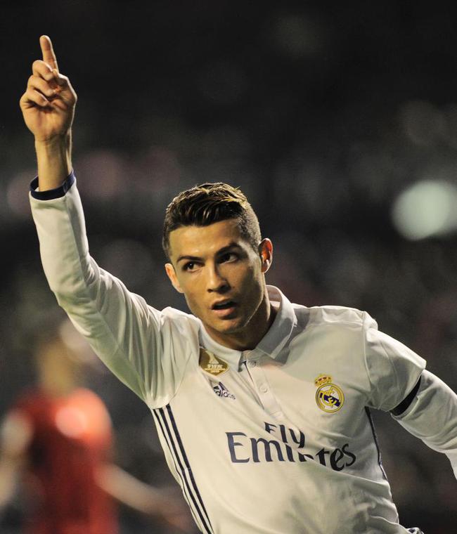 孙颖莎因伤缺席乒超半决赛：与深大情谊永不缺席，祝队友取得佳绩（孙颖莎因伤无缘乒超半决赛，心系深大，祝队友再创佳绩）