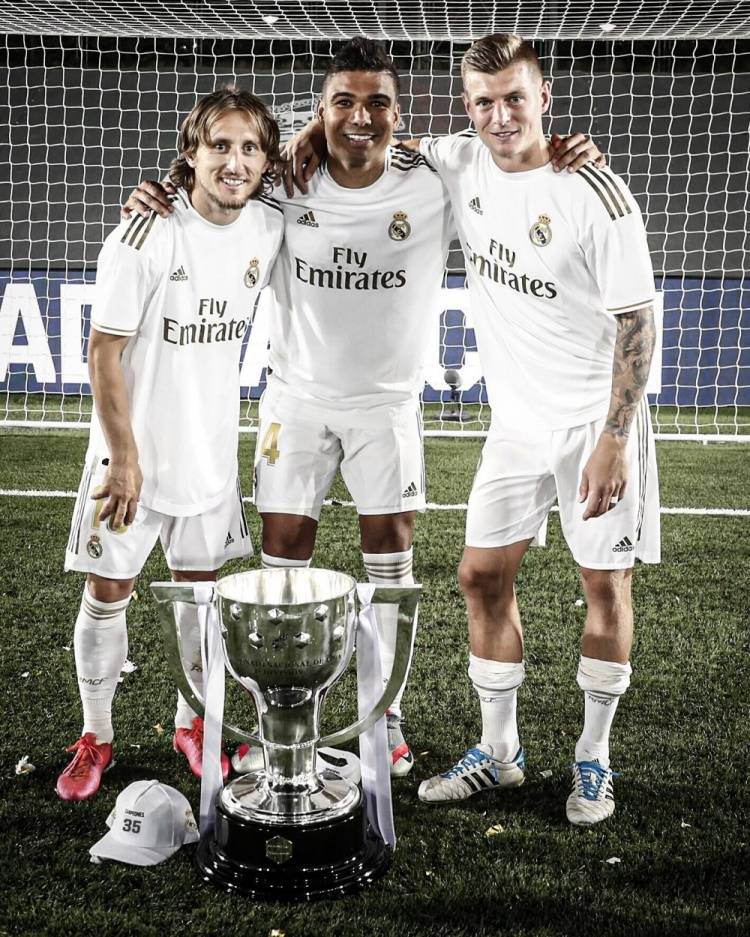 米兰逆转取胜：让2追3靠阿莱格里“电话指挥”，更靠美队替补救主