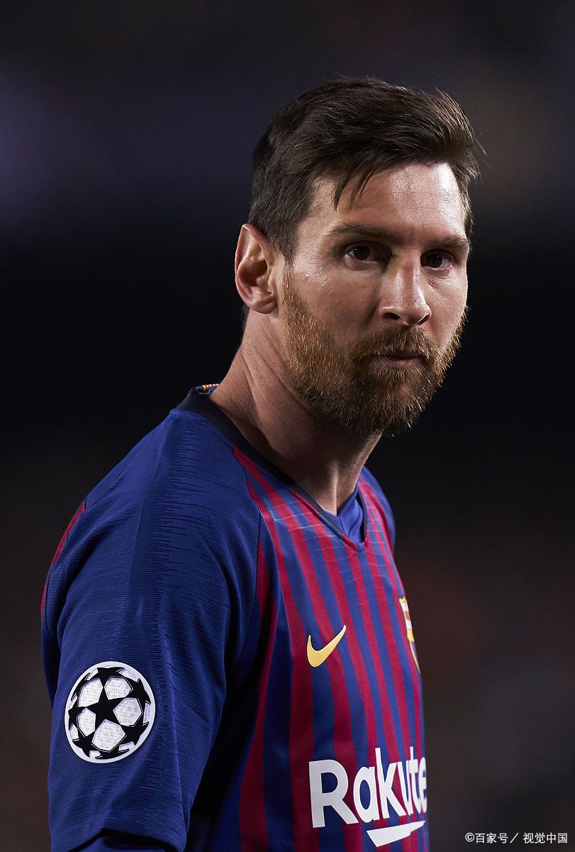 塞超球队劳动1923主帅日佐维奇在比赛中突然去世，年仅44岁