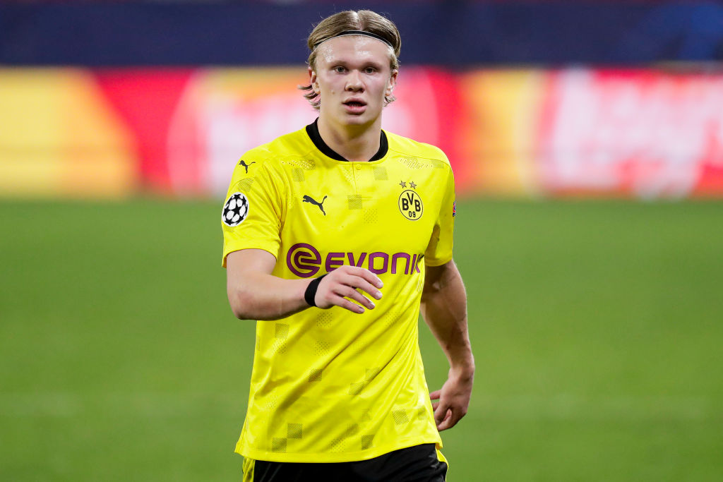 篮球CBA球队锁定季后赛席位，球迷沸腾