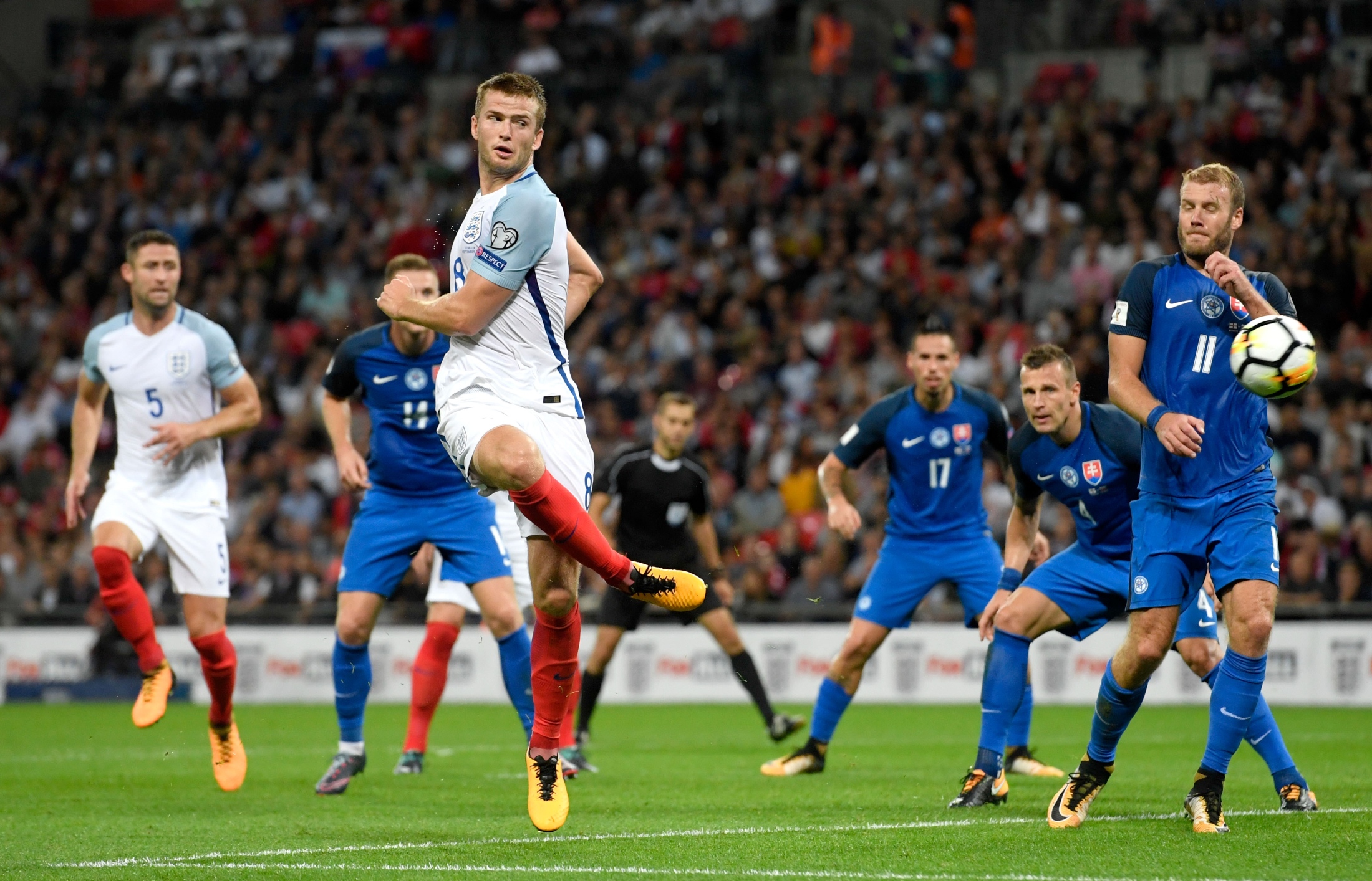 荷媒：阿贾克斯总监和滕哈格进行了长时间交谈，希望他二进宫