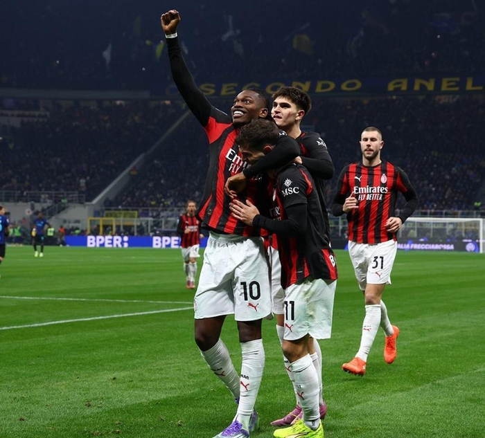 曼联近9场英超仅1负，4胜3平状态回升（曼联英超近9战仅1败：4胜3平，走势回暖）