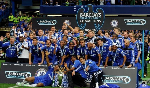 最后一舞！C罗2026世界杯定制款耐克金色签名战靴曝光（告别之舞将至：C罗2026世界杯定制耐克金色签名战靴亮相）