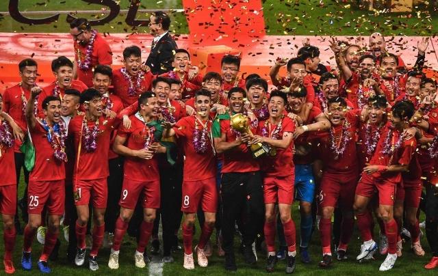 足球世界杯新晋黑马诞生，打法凶猛引世界关注（世界杯新黑马横空出世，强悍打法引发全球瞩目）