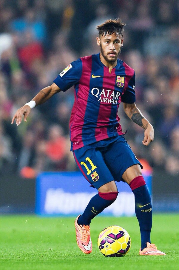 皮亚尼奇重返尤文训练基地，与斯帕莱蒂、基耶利尼合影