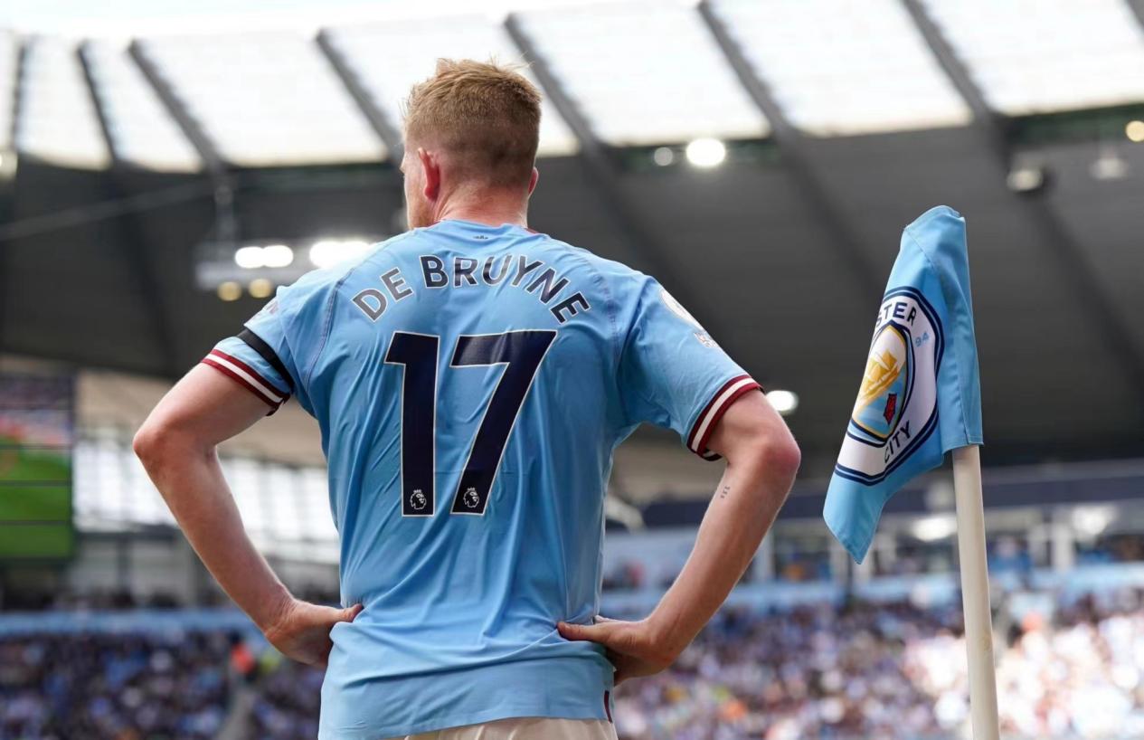 菲利克斯评队友最佳11人：自己上榜，C罗、亚马尔、B费在列（菲利克斯评选队友最佳11人：自己入选，C罗、亚马尔、B费皆在列）