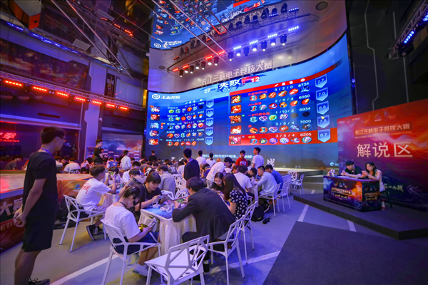 G2赛后动态合集，​ NiKo ：桌子质量怎么这么差？