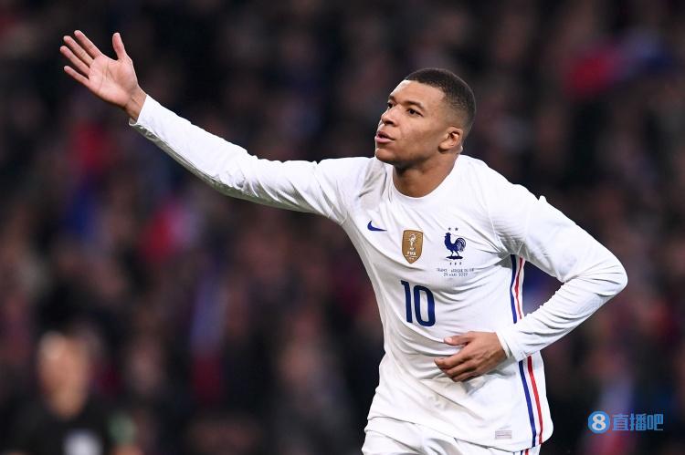 德佩替补出场27分钟打进关键一球，获评8.2并列全场最高（德佩替补出战27分钟打入关键球，评分8.2分并列全场第一）