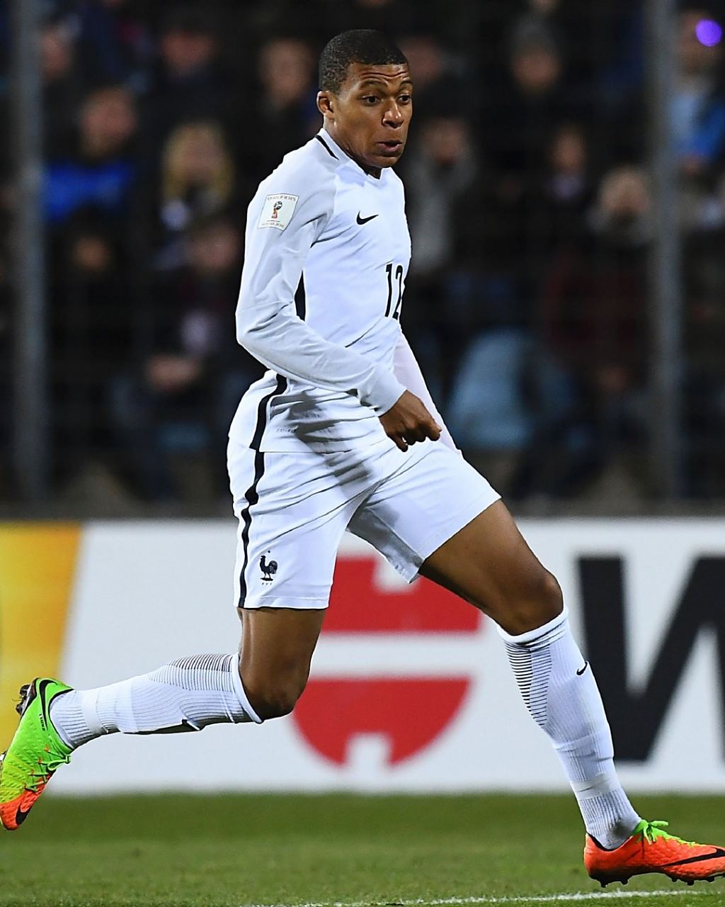 Here We Go！罗马诺：斯图加特中场米约即将加盟吉达国民